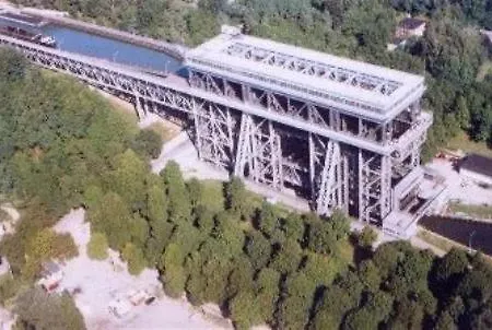 Am Schiffshebewerk 3* Niederfinow