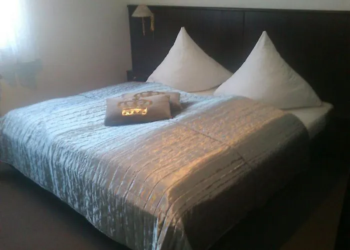 Am Schiffshebewerk 3*