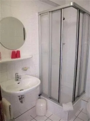 호텔 Am Schiffshebewerk 3*